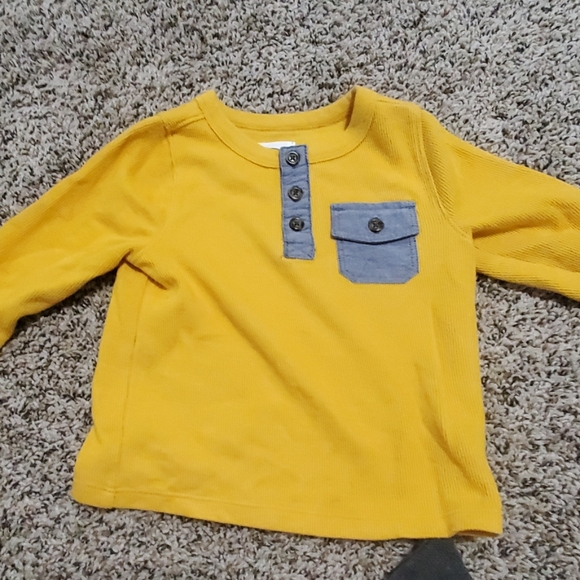 Size 18/24 months Lot of 2 old navy boys shirts - Picture 4 of 4